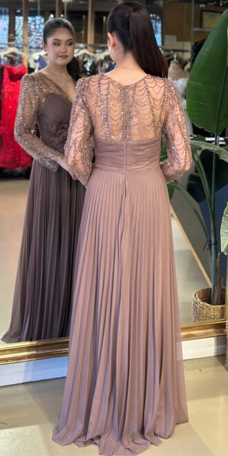 Açık Kahverengi V Yaka Uzun Kollu Çiçek Detaylı Kloş Etekli Şifon Uzun Abiye Elbise 11150-04 - 5