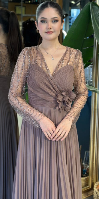 Açık Kahverengi V Yaka Uzun Kollu Çiçek Detaylı Kloş Etekli Şifon Uzun Abiye Elbise 11150-04 - 3