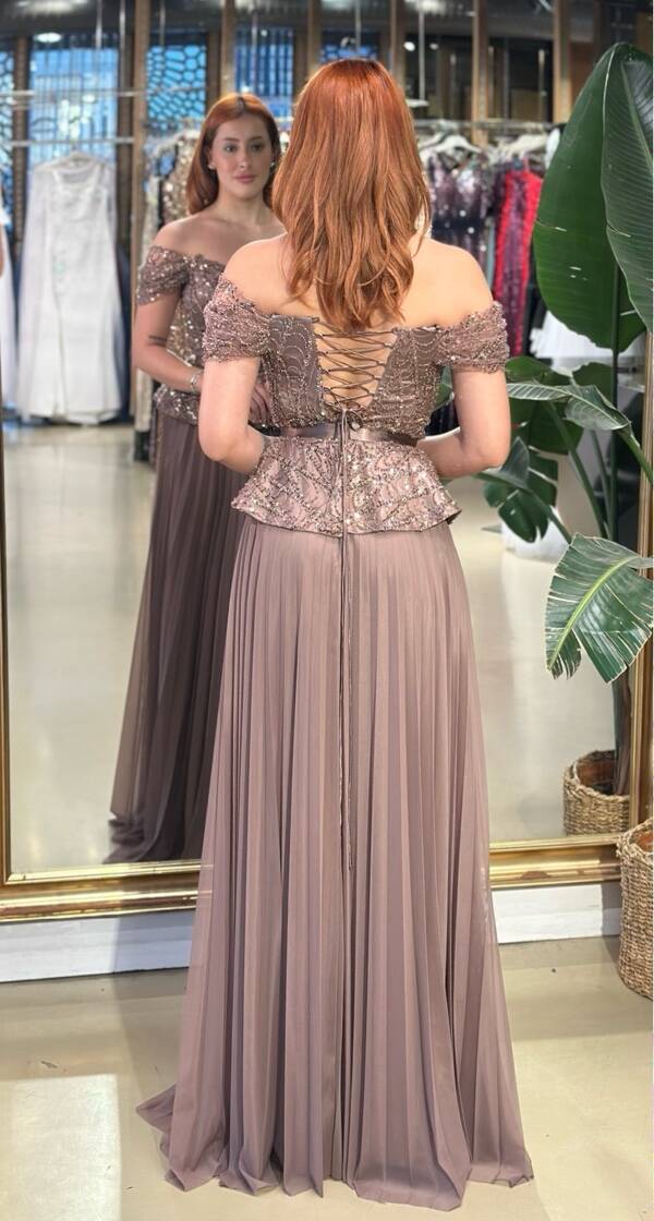 Bakır Madonna Yaka Düşük Kollu Boncuk İşlemeli Kloş Etekli Likralı Şifon Uzun Abiye Elbise 11211-01 - 5