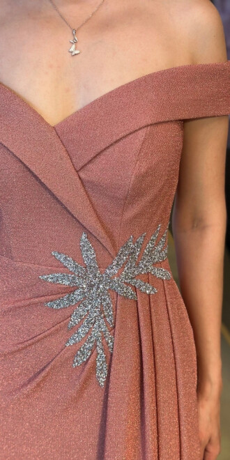 Bakır Madonna Yaka Taş Detaylı Yırtmaçlı Düz Kesim Simli Uzun Abiye Elbise 7566 - 4