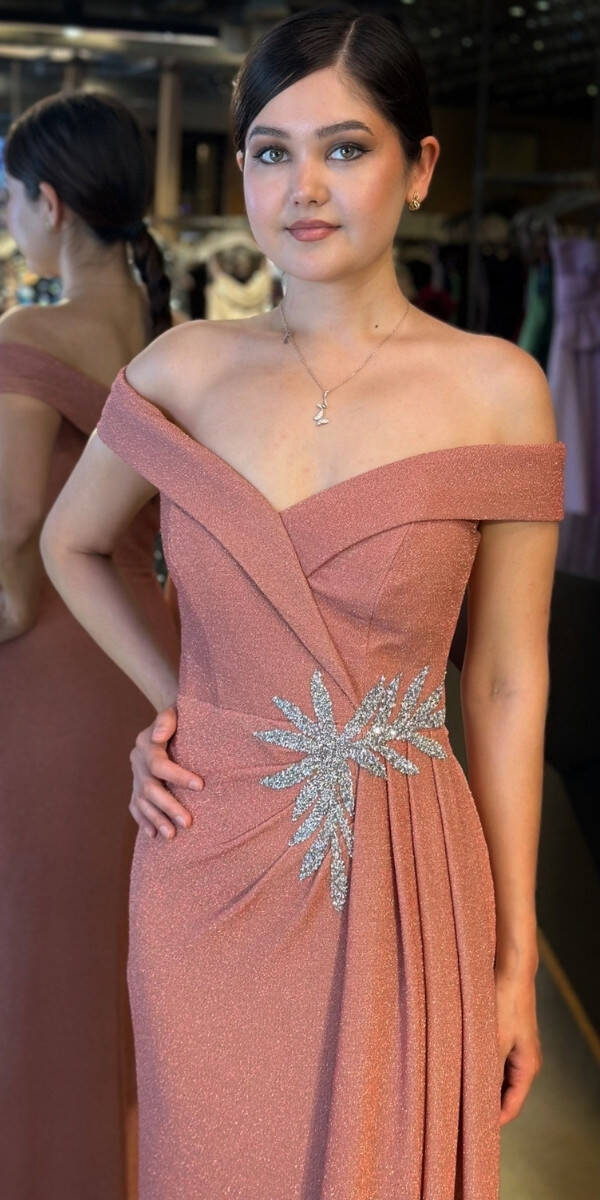 Bakır Madonna Yaka Taş Detaylı Yırtmaçlı Düz Kesim Simli Uzun Abiye Elbise 7566 - 3