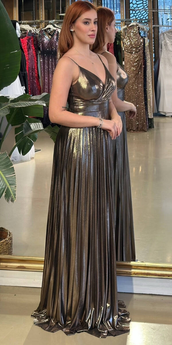 Bakır V Yaka İp Askılı Kloş Etekli Parlak Kumaş Uzun Abiye Elbise 11143-01 - 2