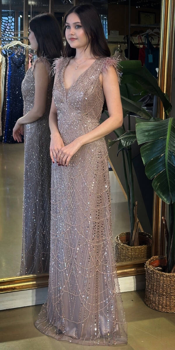 Bakır V Yaka Kalın Askı Tuy Detaylı Düz Kesim Pullu Boncuklu Uzun Abiye Elbise 11052-04 - 2