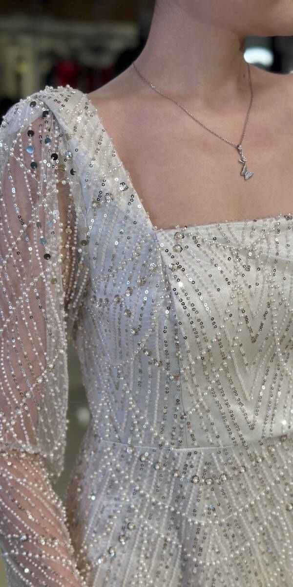 Bej Kare Yaka Uzun Kollu Kloş Etekli Pullu Boncuklu Uzun Abiye Elbise 11047-02 - 4