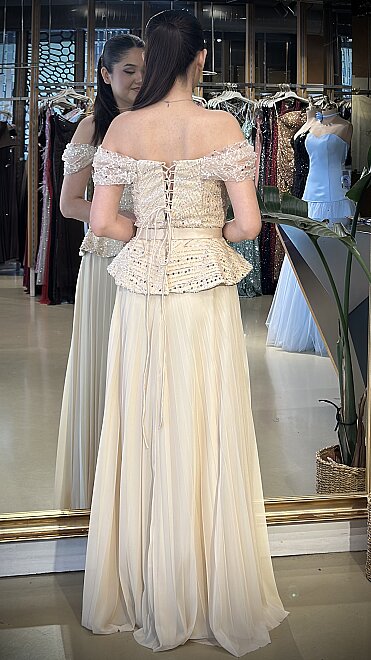 Bej Madonna Yaka Düşük Kollu Boncuk İşlemeli Kloş Etekli Likralı Şifon Uzun Abiye Elbise 11211-06 - 5