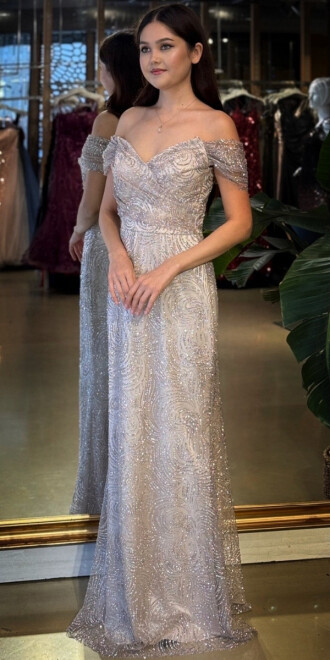 Bej Madonna Yaka Sırt Dekolteli Düz Kesim Simli Uzun Abiye Elbise 11113-06 - 2