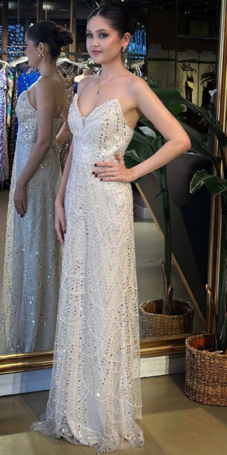 Bej Straplez Yaka Sırt Dekolteli Düz Kesim Pullu Boncuklu Uzun Abiye Elbise 11036-01 - 2