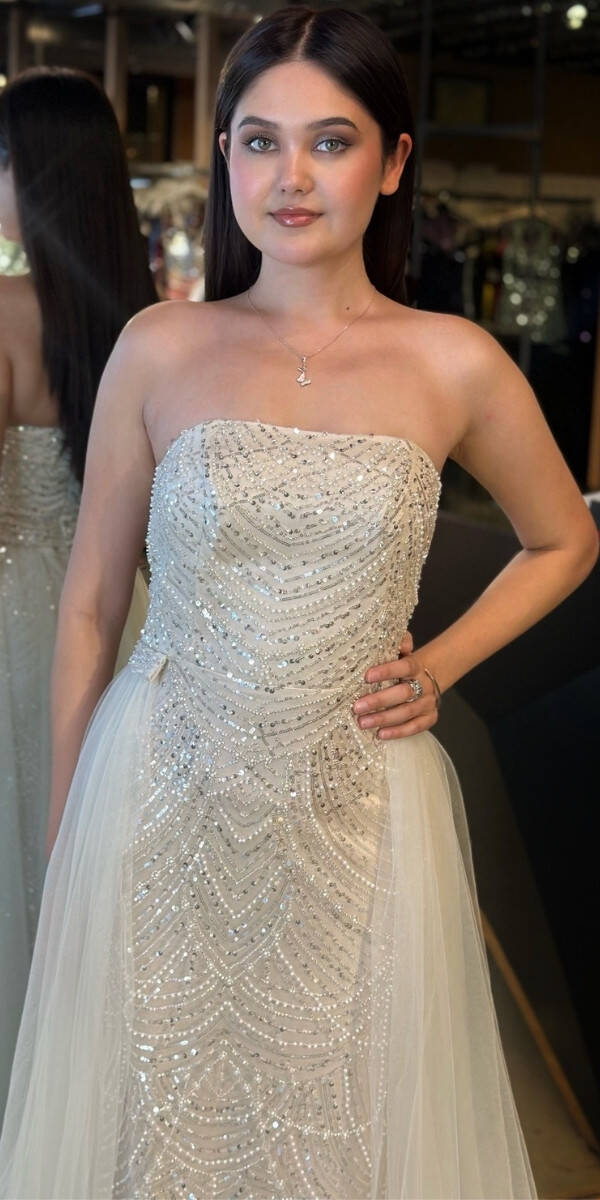 Bej Straplez Yaka Tül Pelerin Etekli Pullu Boncuklu Uzun Abiye Elbise 7705 - 3