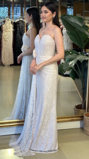 Bej Straplez Yaka Yırtmaçlı Düz Kesim Likralı Dantel Uzun Abiye Elbise 11194-08 - 2