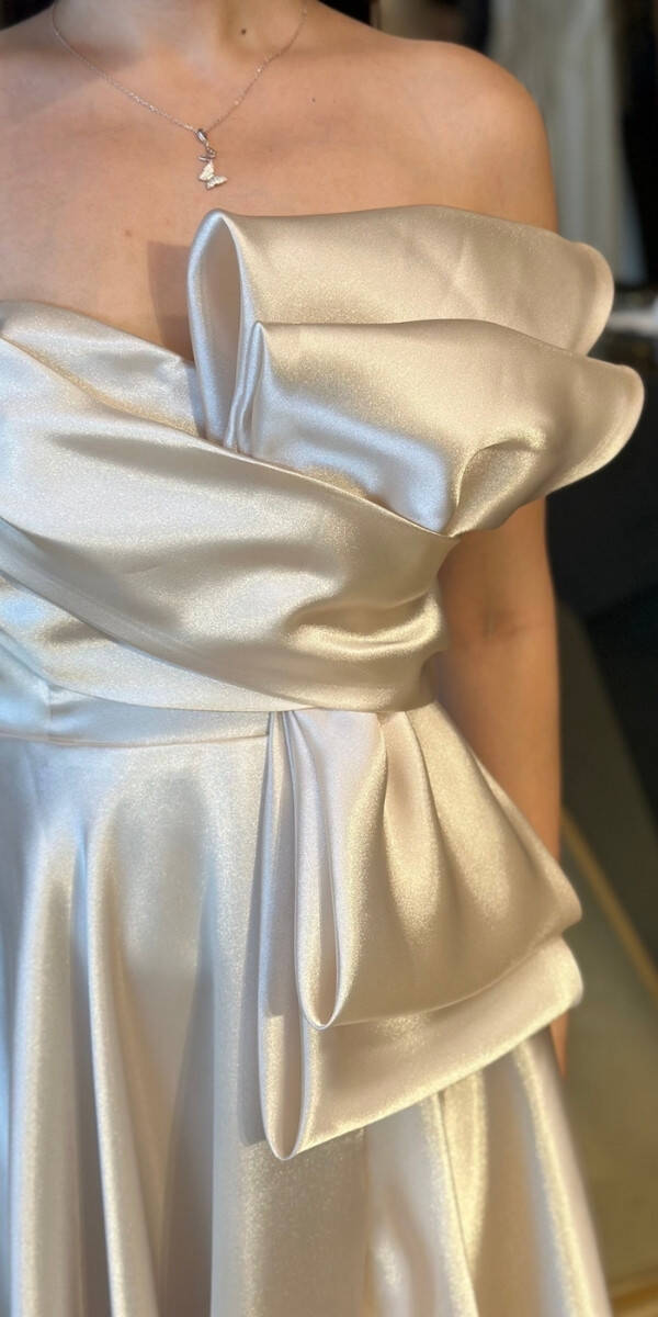 Bej Straplez Yaka Yırtmaçlı Kloş Etekli Organze Uzun Abiye Elbise 7679 - 4