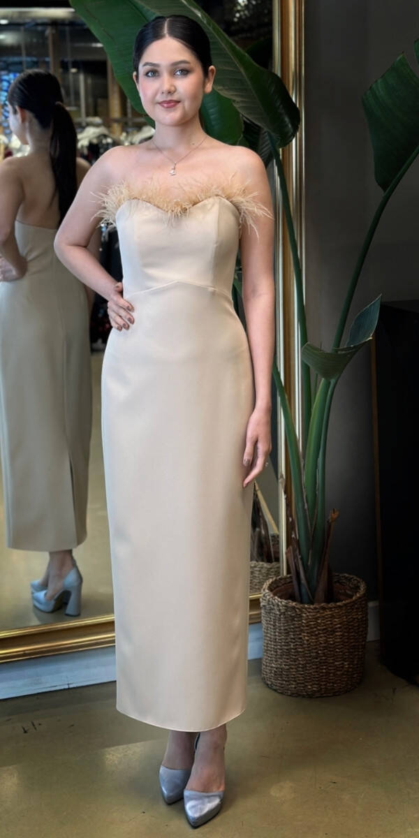 Bej Tüy Detaylı Yırtmaçlı Düz Kesim Krep Midi Abiye Elbise 7765 - 1