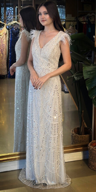 Bej V Yaka Kalın Askı Tuy Detaylı Düz Kesim Pullu Boncuklu Uzun Abiye Elbise 11052-05 - 2