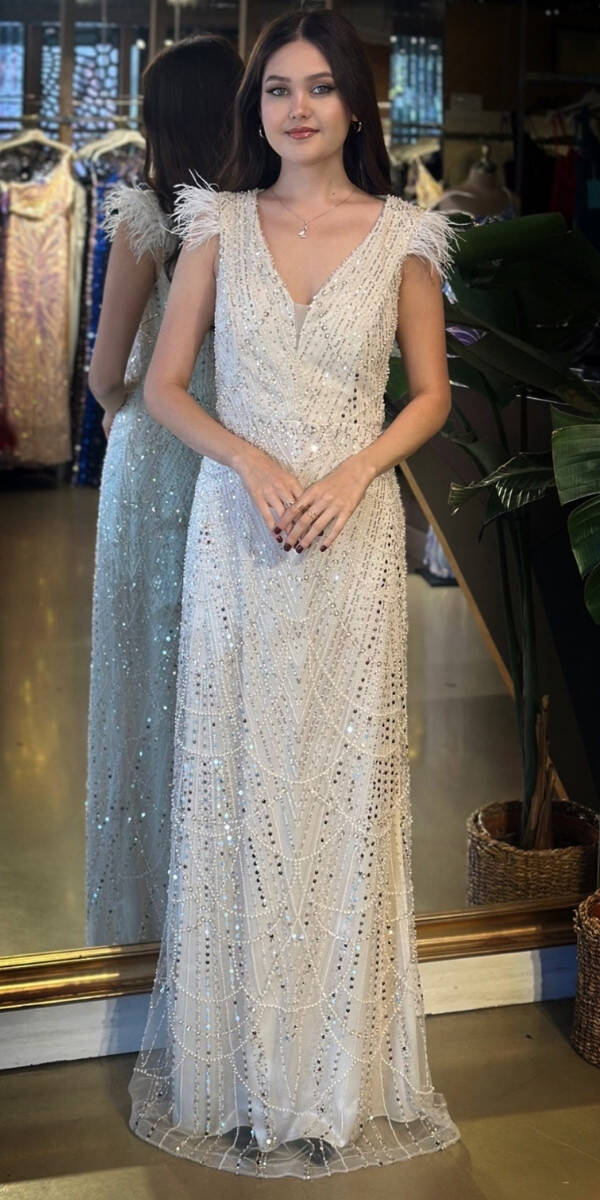 Bej V Yaka Kalın Askı Tuy Detaylı Düz Kesim Pullu Boncuklu Uzun Abiye Elbise 11052-05 - 1