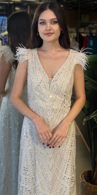 Bej V Yaka Kalın Askı Tuy Detaylı Düz Kesim Pullu Boncuklu Uzun Abiye Elbise 11052-05 - 3