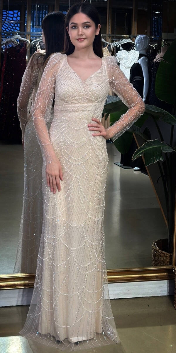 Bej V Yaka Uzun Kollu Düz Kesim Pullu Boncuklu Uzun Abiye Elbise 11001-07 - 1