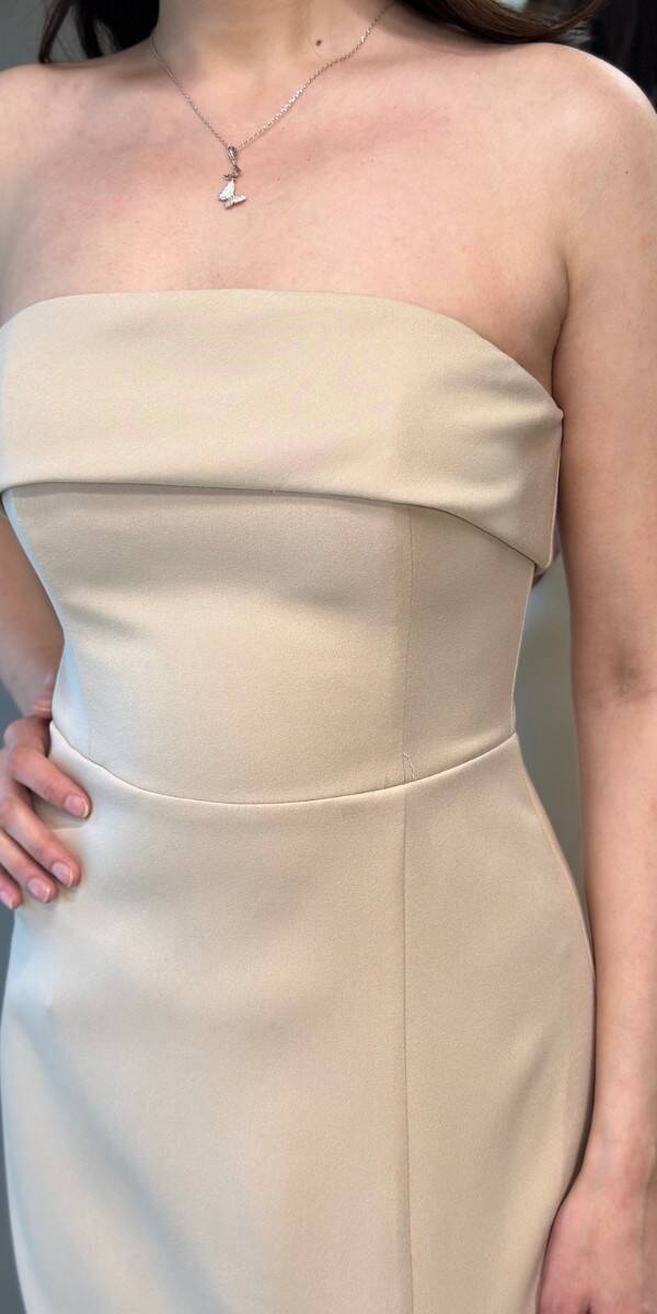 Bej Straplez Yaka Yırtmaçlı Düz Kesim Krep Midi Abiye Elbise 7692 - 4