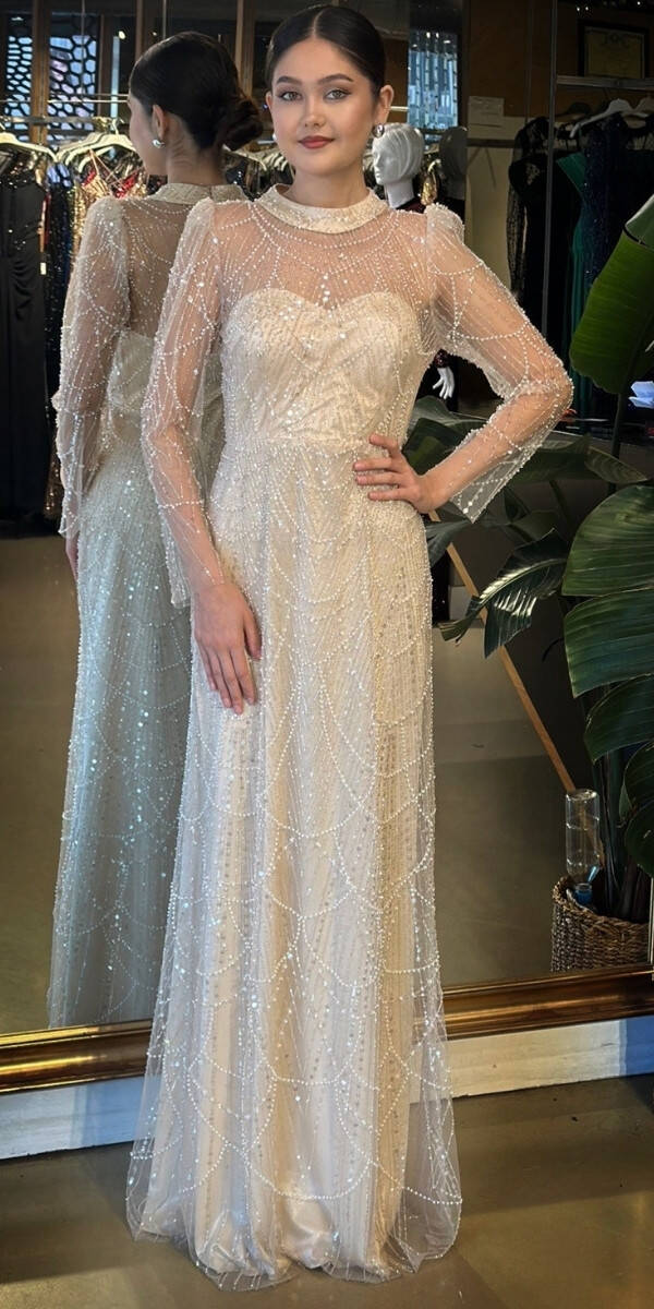 Bej Yuvarlak Yaka Uzun Kollu Düz Kesim Pullu Boncuklu Uzun Abiye Elbise 11130-03 - 1