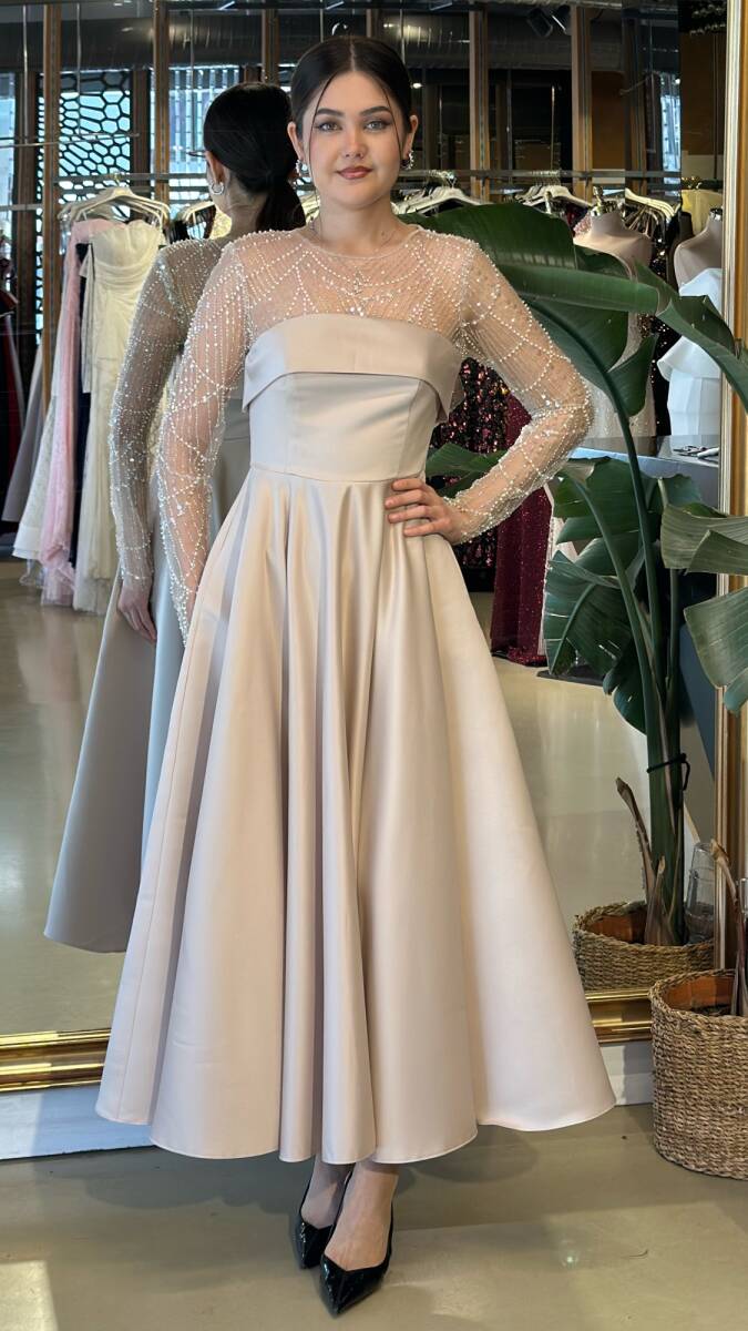 Bej Yuvarlak Yaka Uzun Kollu Kloş Etekli Saten Midi Abiye Elbise 11139-04 - 1