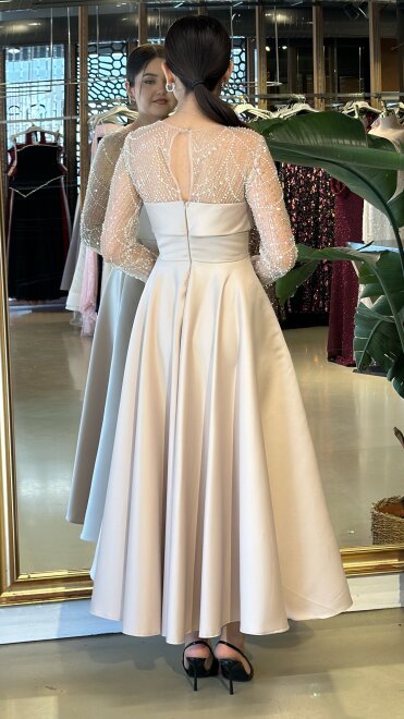 Bej Yuvarlak Yaka Uzun Kollu Kloş Etekli Saten Midi Abiye Elbise 11139-04 - 5