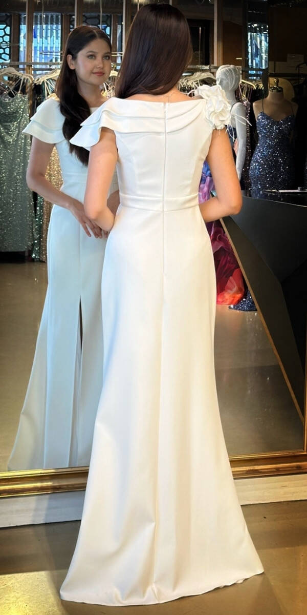 Beyaz Çiçek Detaylı Yırtmaçlı Düz Kesim Krep Uzun Abiye Elbise 11027 - 5