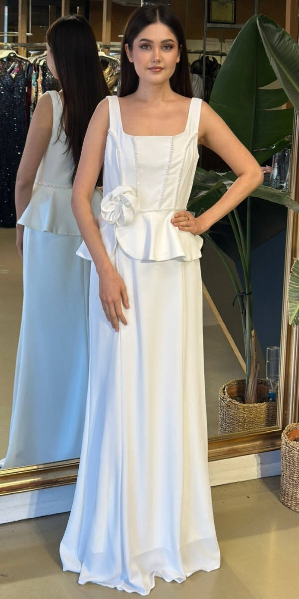 Beyaz Kare Yaka Kalın Askı Çiçek Detaylı Düz Kesim Krep Uzun Abiye Elbise 11161-02 - 1