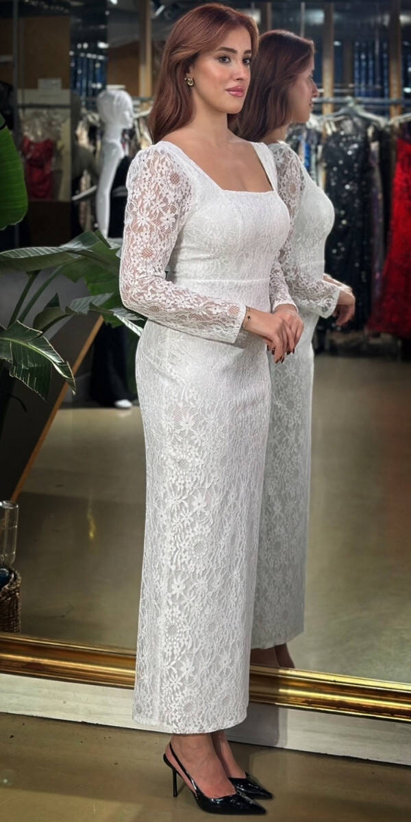 Beyaz Kare Yaka Uzun Kollu Yırtmaçlı Düz Kesim Dantel Midi Abiye Elbise 11122-01 - 2