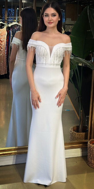 Beyaz Madonna Yaka Boncuk İşlemeli Düz Kesim Krep Uzun Abiye Elbise 11011-01 - abiyeniall