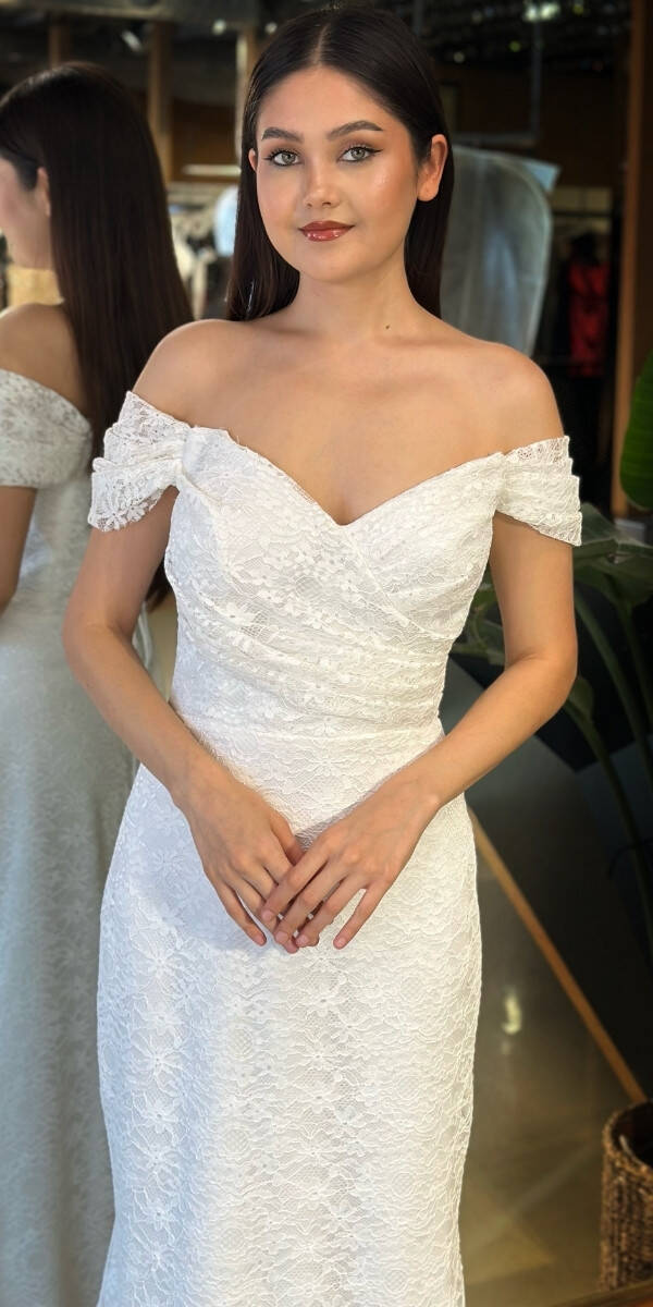 Beyaz Madonna Yaka Sırt Dekolteli Düz Kesim Dantel Uzun Abiye Elbise 11164-01 - 3