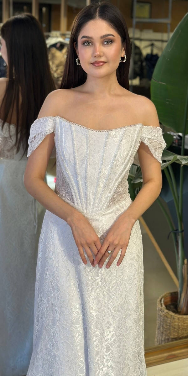 Beyaz Madonna Yaka Sırt Dekolteli Düz Kesim Dantel Uzun Abiye Elbise 11181-01 - 3