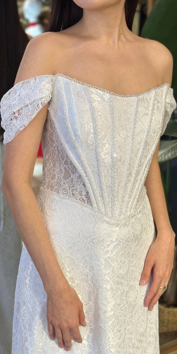 Beyaz Madonna Yaka Sırt Dekolteli Düz Kesim Dantel Uzun Abiye Elbise 11181-01 - 4