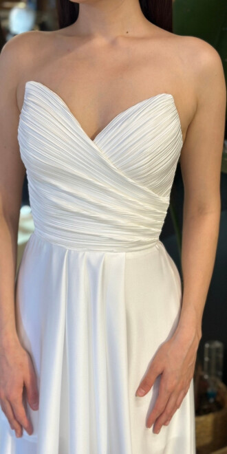 Beyaz Straplez Yaka Anvelop Yırtmaçlı Kloş Etekli Saten Uzun Abiye Elbise 11095-11 - 4