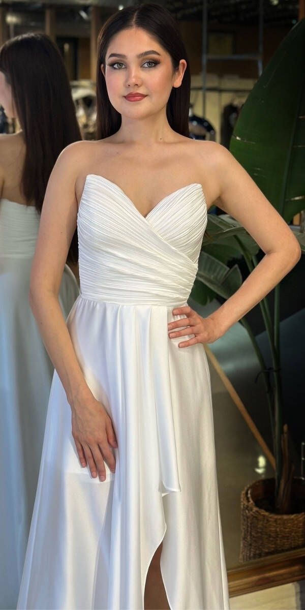 Beyaz Straplez Yaka Anvelop Yırtmaçlı Kloş Etekli Saten Uzun Abiye Elbise 11095-11 - 3