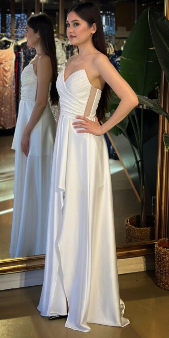 Beyaz Straplez Yaka Anvelop Yırtmaçlı Kloş Etekli Saten Uzun Abiye Elbise 11095-11 - 2