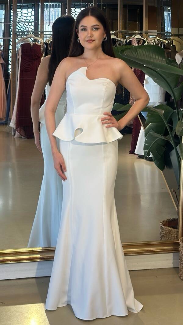 Beyaz Straplez Yaka Balık Etekli Krep Uzun Abiye Elbise 11224-06 - 1