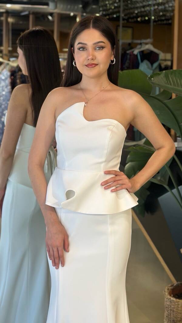 Beyaz Straplez Yaka Balık Etekli Krep Uzun Abiye Elbise 11224-06 - 3