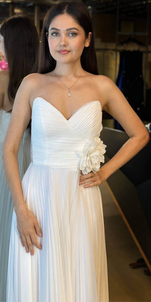 Beyaz Straplez Yaka Çiçek Detaylı Kloş Etekli Tül Uzun Abiye Elbise 11003 - 3