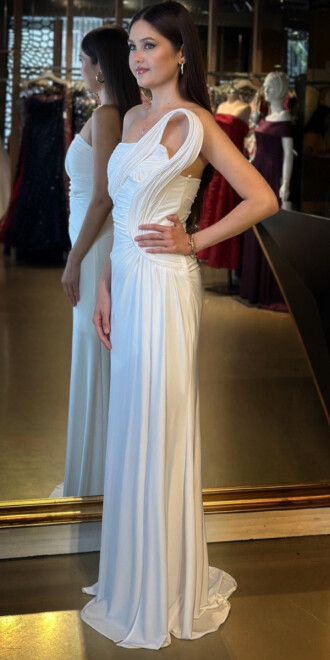 Beyaz Straplez Yaka Detaylı Yırtmaçlı Düz Kesim Likralı Uzun Abiye Elbise 11031 - 2