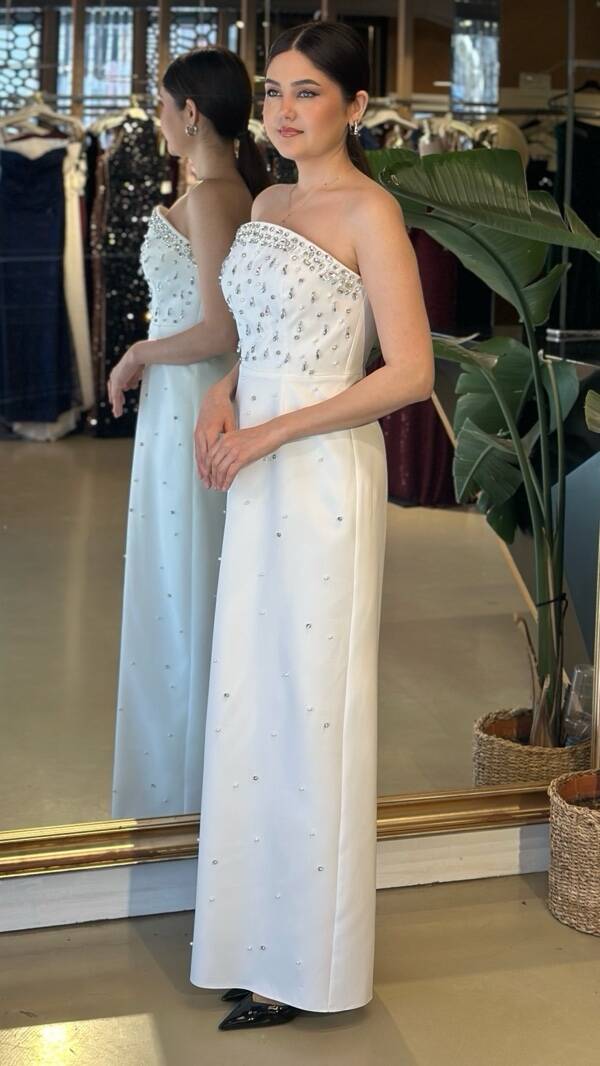 Beyaz Straplez Yaka Düz Kesim Krep Uzun Abiye Elbise 11210-01 - 2