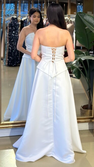 Beyaz Straplez Yaka Göğüs Dekolteli Kloş Etekli Saten Uzun Abiye Elbise 11227-04 - 3