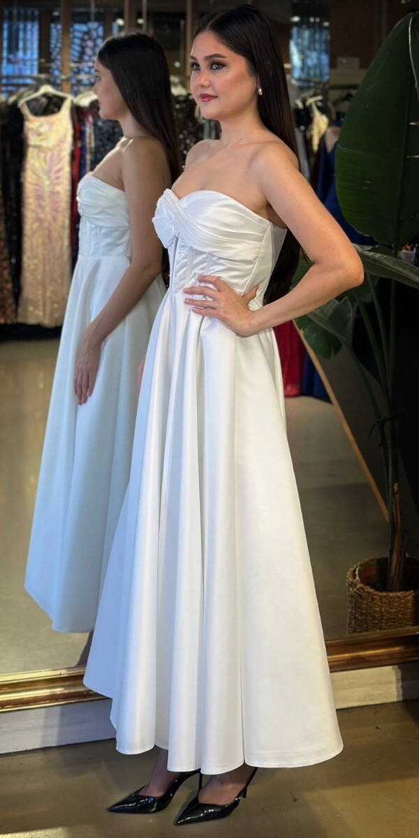 Beyaz Straplez Yaka Kloş Etekli Saten Midi Abiye Elbise 11182-02 - 2