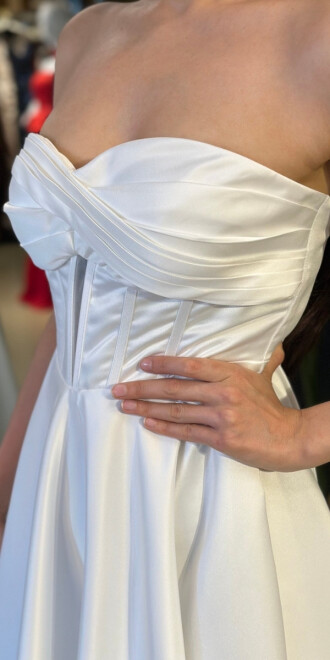 Beyaz Straplez Yaka Kloş Etekli Saten Midi Abiye Elbise 11182-02 - 4