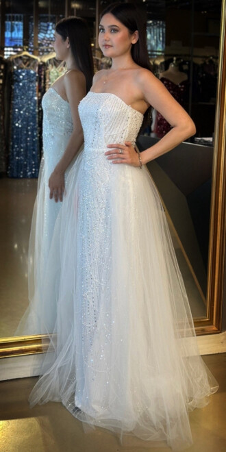 Beyaz Straplez Yaka Tül Pelerin Etekli Pullu Boncuklu Uzun Abiye Elbise 7705 - 2