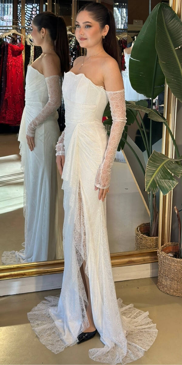 Beyaz Straplez Yaka Uzun Kollu Anvelop Yırtmaçlı Düz Kesim Likralı Dantel Uzun Abiye Elbise 11204-02 - 2