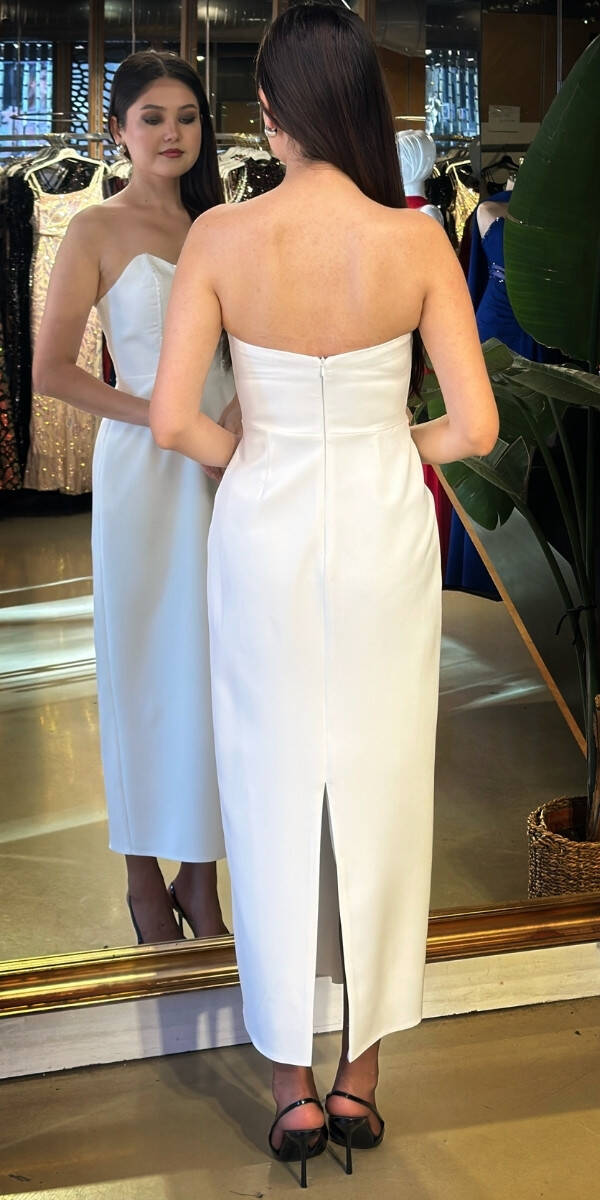 Beyaz Straplez Yaka Yırtmaçlı Düz Kesim Krep Midi Abiye Elbise 11169-01 - 5