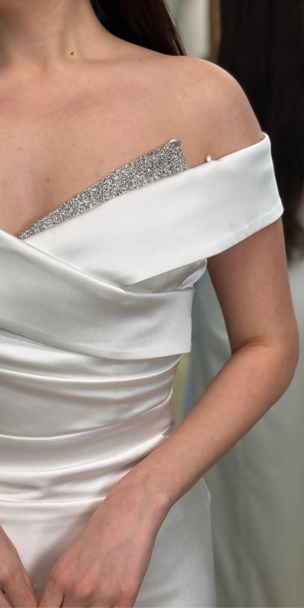 Beyaz Taş Detaylı Yırtmaçlı Düz Kesim Saten Uzun Abiye Elbise 7443 - 4