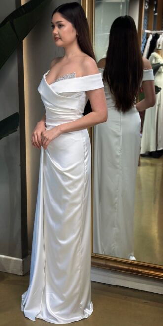 Beyaz Taş Detaylı Yırtmaçlı Düz Kesim Saten Uzun Abiye Elbise 7443 - 3