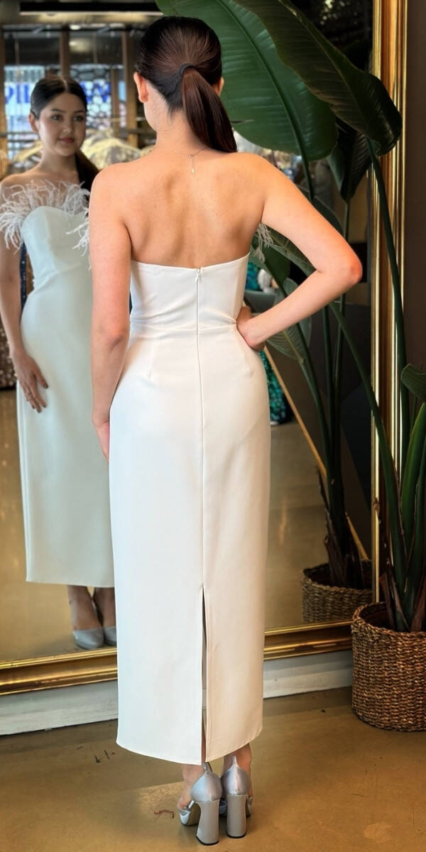 Beyaz Tüy Detaylı Yırtmaçlı Düz Kesim Krep Midi Abiye Elbise 7765 - 4