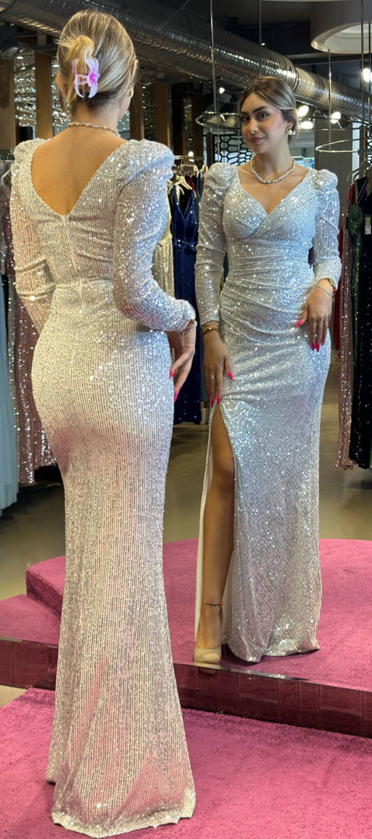 Beyaz Uzun Kollu Yırtmaçlı Düz Kesim Payet Uzun Abiye Elbise 7321 - 5