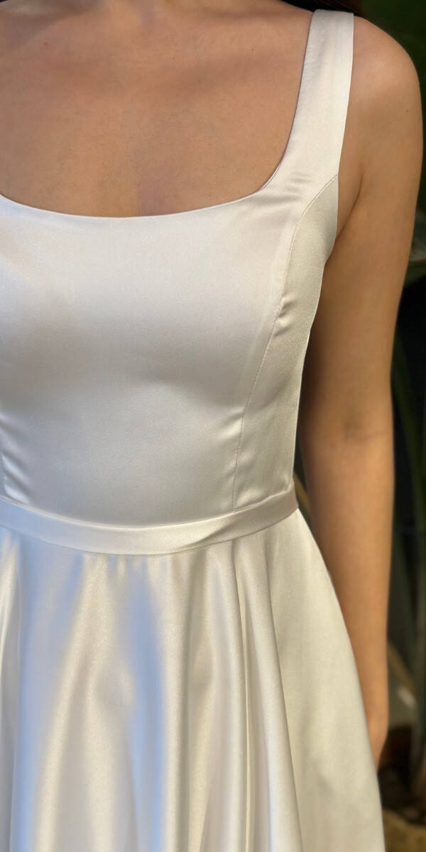 Beyaz V Yaka Kalın Askı Sırt Dekolteli Kloş Etekli Saten Uzun Abiye Elbise 11091-01 - 4