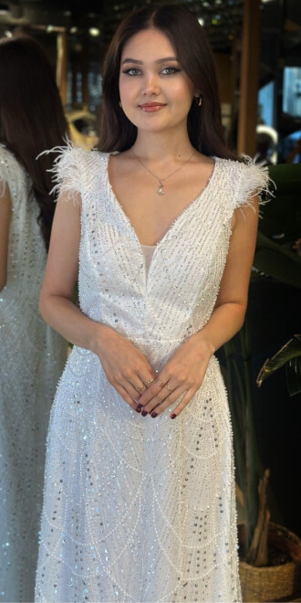 Beyaz V Yaka Kalın Askı Tuy Detaylı Düz Kesim Pullu Boncuklu Uzun Abiye Elbise 11052-06 - 3